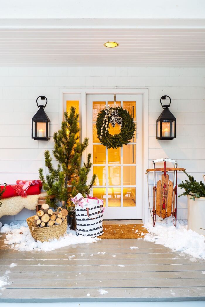 Christmas porch decorating ideas Display a Sled