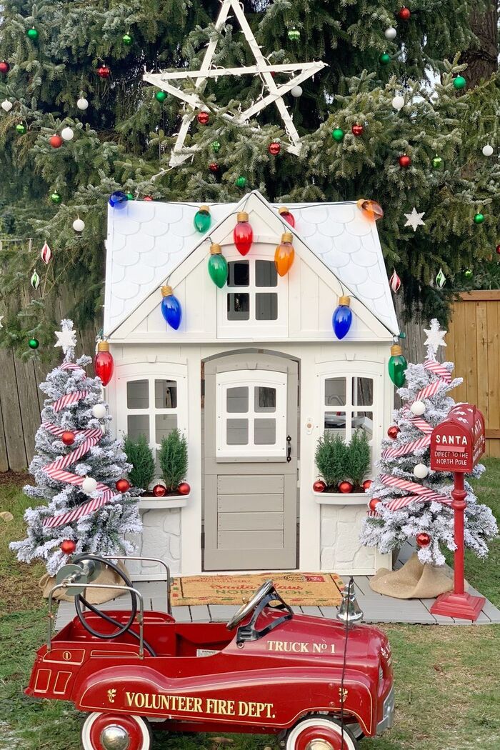 front yard Christmas decorations DIY Christmas Playhouse Decorations