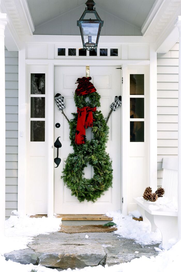 outdoor Christmas decorations ideas DIY A Snowman Wreath