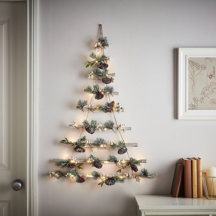 Wall-hanging Christmas Tree