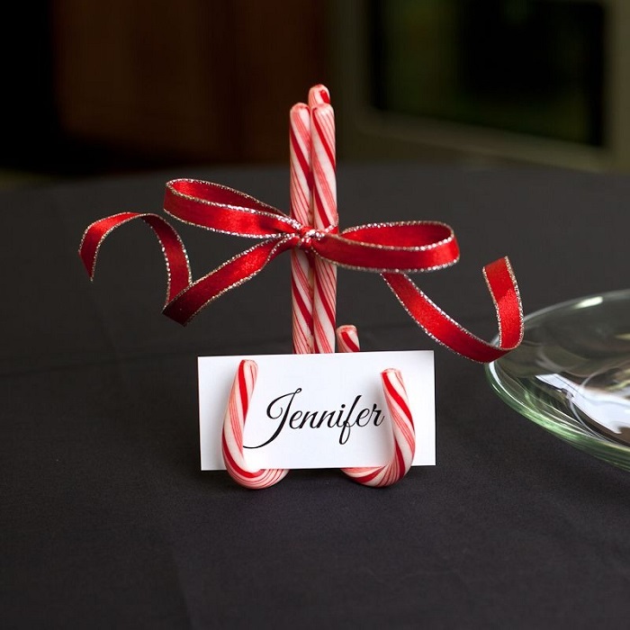 Card Holders with candy cane designs are easy Christmas crafts for adults