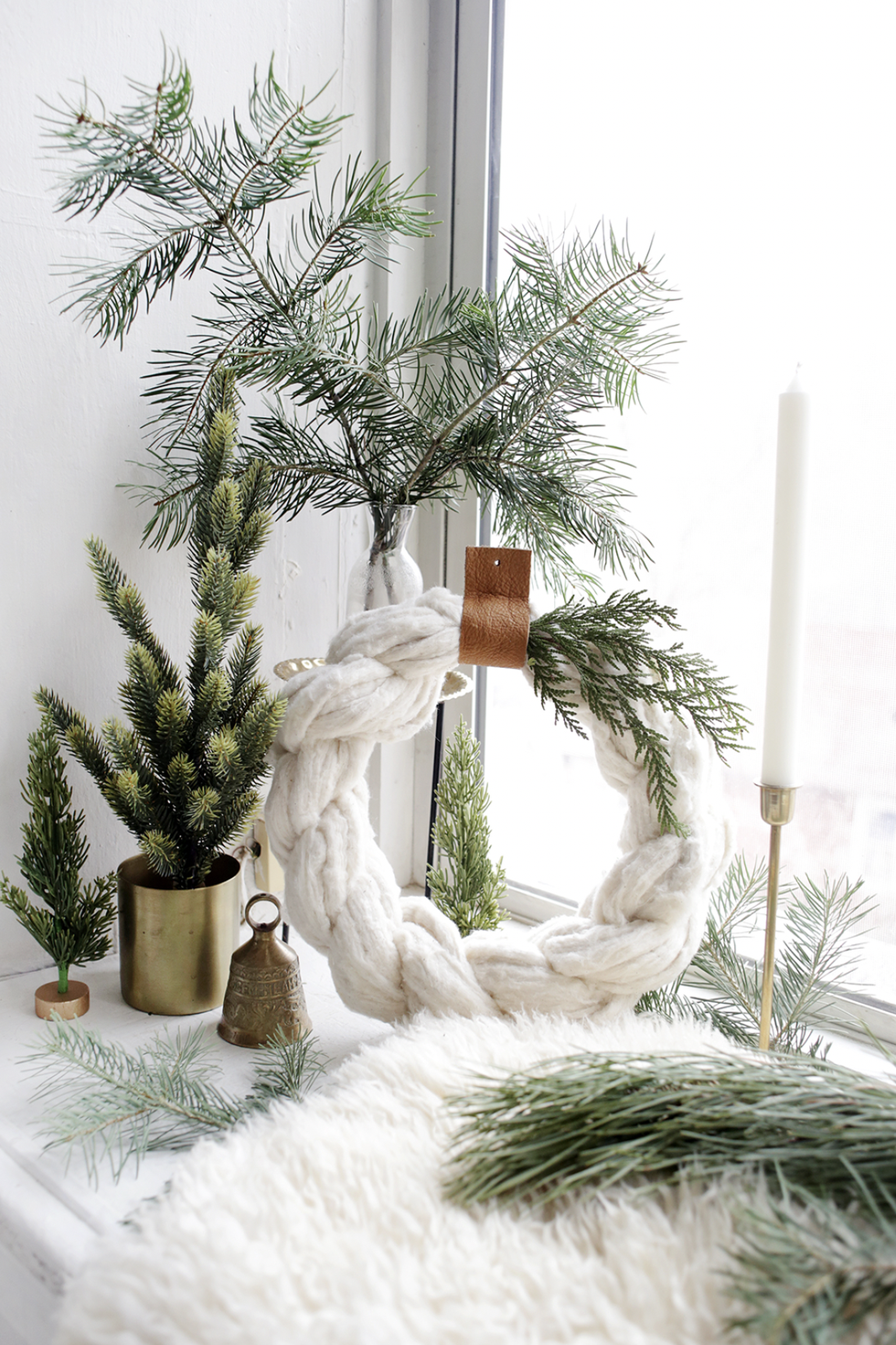 rustic DIY Christmas decorations - DIY Cotton Wreath: Crafted Christmas Joy