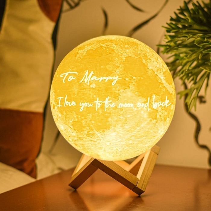Personalized Moon Lamp: Mother'S Day Gifts For Your Sister