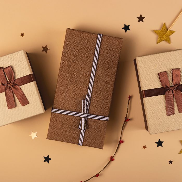 Things to keep in mind when giving clues for a gift