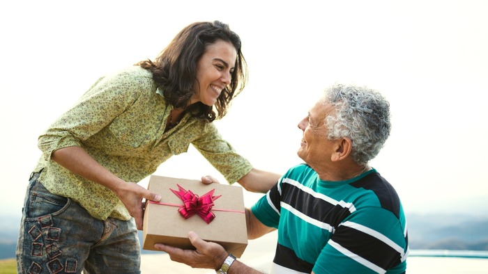 Tips on how to tell someone you don't like their gift