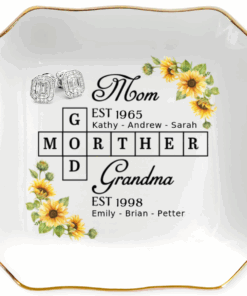 Personalized “Mom Crossword Puzzle” Jewelry Dish – Custom Names Gift for Mom & Grandma